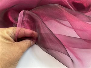 Fastvævet - organza i smuk changerende cherise